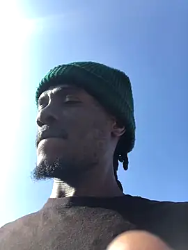 cuminsidebby online show from October 17, 6:05 am