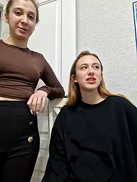 Snapshot of yourfavpsy_ chatting on September 16, 12:39 pm yourfavpsy online show from September 16, 12:39 pm