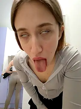 Snapshot of yourfavpsy_ chatting on October 11, 1:31 pm yourfavpsy online show from October 11, 1:31 pm