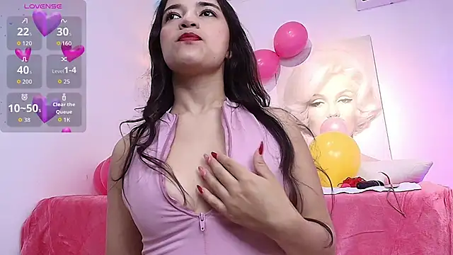 LUNAA    online show from September 27, 4:28 am