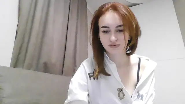 Snapshot of Requellia chatting on November 9, 8:29 pm Requellia online show from November 9, 8:29 pm