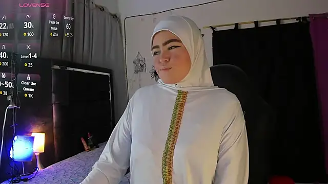 Snapshot of MarianFadel chatting on October 23, 2:49 pm MarianFadel online show from October 23, 2:49 pm