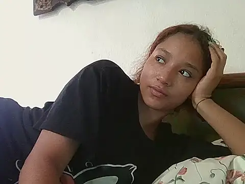 Snapshot of Natzury chatting on November 22, 3:33 pm Natzury online show from November 22, 3:33 pm