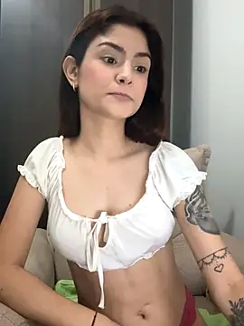 Snapshot of MarianaNinfa chatting on October 11, 8:13 am MarianaNinfa online show from October 11, 8:13 am