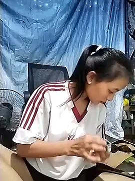 Snapshot of tdtd98 chatting on October 13, 3:34 pm tdtd98 online show from October 13, 3:34 pm