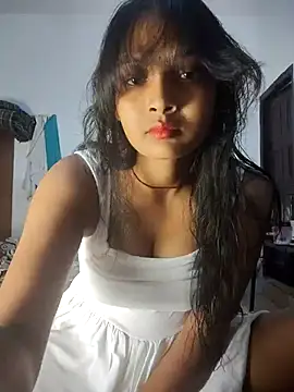 Snapshot of RAYI_Queen_2 chatting on October 17, 1:03 pm RAYI Queen 2 online show from October 17, 1:03 pm