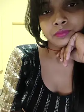 Snapshot of RAYI_Queen_2 chatting on November 9, 8:51 pm RAYI Queen 2 online show from November 9, 8:51 pm