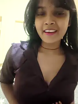 Snapshot of RAYI_Queen_2 chatting on November 10, 7:24 pm RAYI Queen 2 online show from November 10, 7:24 pm