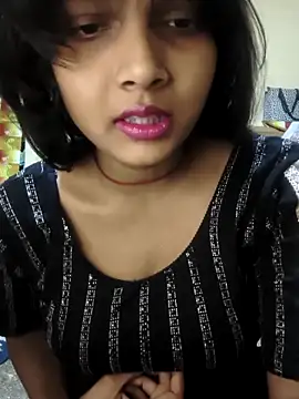 Snapshot of RAYI_Queen_2 chatting on November 24, 9:31 am RAYI Queen 2 online show from November 24, 9:31 am