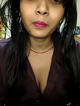 Snapshot of RAYI_Queen_2 chatting on November 26, 9:21 am RAYI Queen 2 online show from November 26, 9:21 am