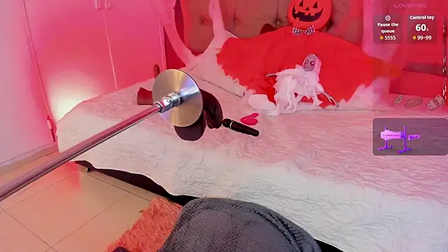 Karol Pagee online show from October 17, 4:04 am