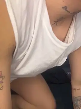 Kurtxxx22 online show from November 7, 9:48 pm