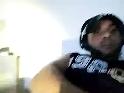 Snapshot of SmokedAlloy2 chatting on September 9, 12:10 am SmokedAlloy2 online show from September 9, 12:10 am