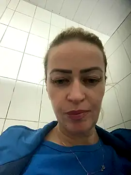 Snapshot of Alerquinasc chatting on October 12, 10:42 pm Alerquinasc online show from October 12, 10:42 pm