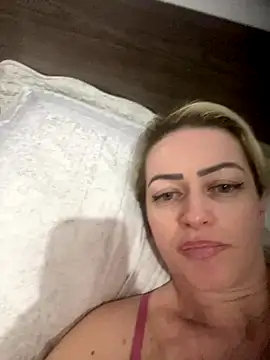 Snapshot of Alerquinasc chatting on October 23, 12:54 am Alerquinasc online show from October 23, 12:54 am