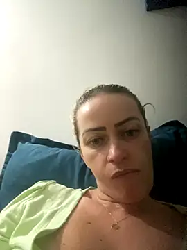 Snapshot of Alerquinasc chatting on November 4, 9:58 pm Alerquinasc online show from November 4, 9:58 pm