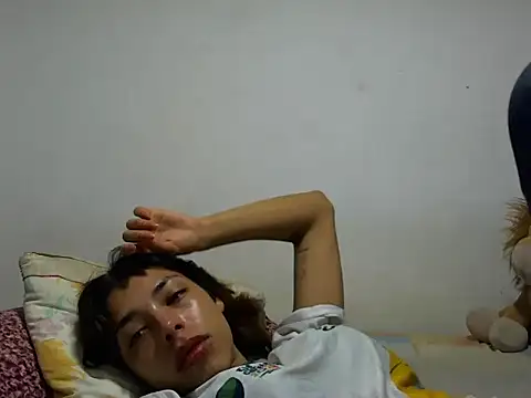 Snapshot of MeganAndMax@xh chatting on October 19, 4:57 am MeganAndMaxxh online show from October 19, 4:57 am