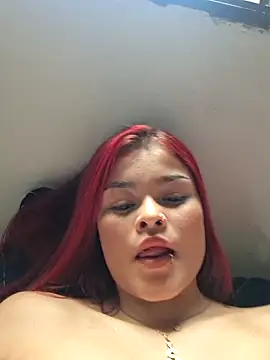 NahomiRichards  online show from November 18, 7:18 pm