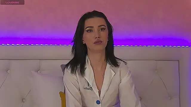 EnyaHazell online show from November 15, 6:37 pm