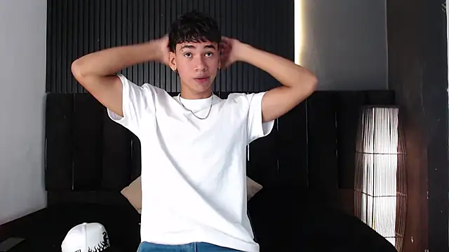 Snapshot of Dominic_ghost chatting on December 15, 11:09 pm Dominic ghost online show from December 15, 11:09 pm