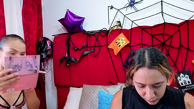 IsabelaANDalahia online show from November 4, 2:05 pm