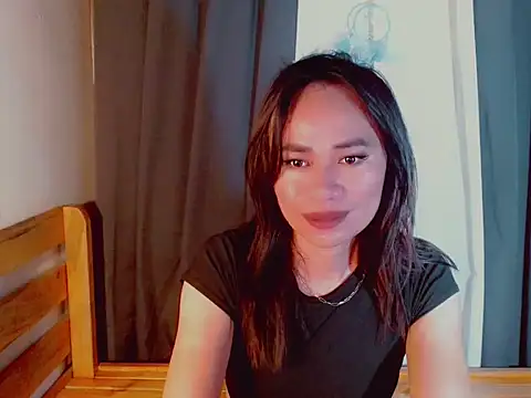 ursweet yummy online show from November 10, 8:13 am