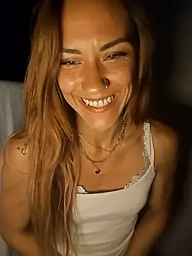 Snapshot of SlimBellaa chatting on September 11, 9:15 pm SlimBellaa online show from September 11, 9:15 pm