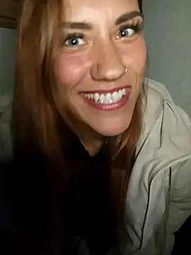 Snapshot of SlimBellaa chatting on September 16, 8:32 pm SlimBellaa online show from September 16, 8:32 pm