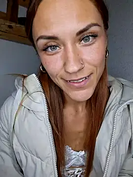 Snapshot of SlimBellaa chatting on September 30, 9:31 pm SlimBellaa online show from September 30, 9:31 pm