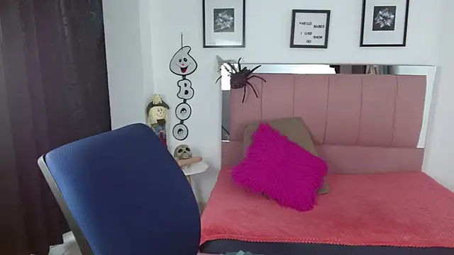 Lele F w online show from October 13, 6:41 pm