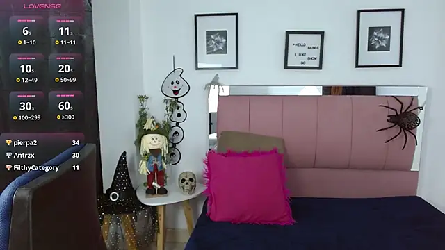 Lele F w online show from October 31, 8:43 pm