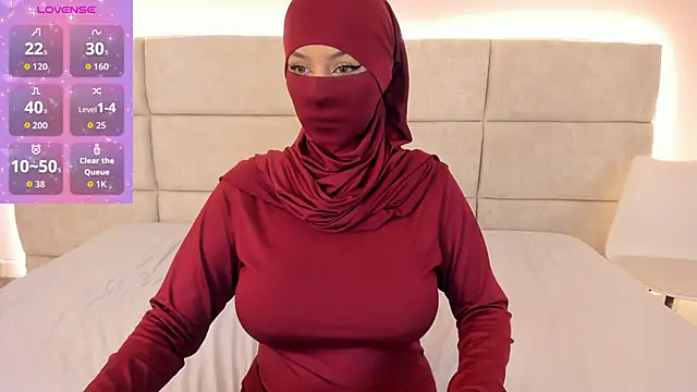  Nadiaa online show from September 22, 7:05 pm