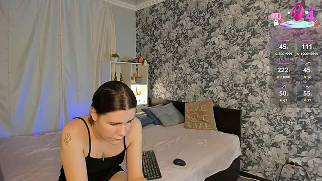 Snapshot of Laila_Blarr chatting on October 22, 11:10 am Laila Blarr online show from October 22, 11:10 am