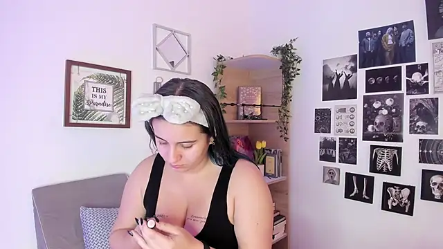 Snapshot of Lana_Herondale chatting on October 30, 9:26 pm Lana Herondale online show from October 30, 9:26 pm