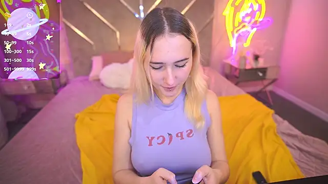 LilElfie online show from November 7, 1:55 pm