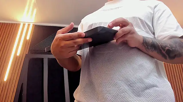 marco garciia  online show from October 1, 11:11 pm