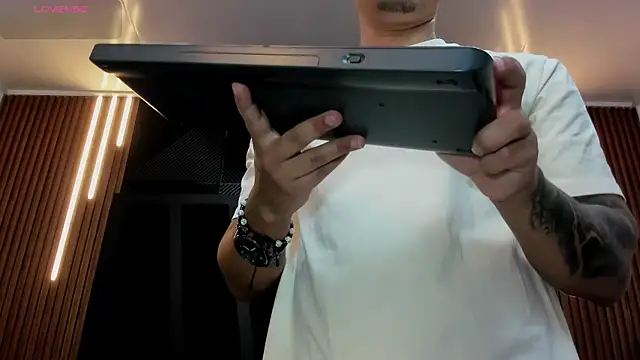 marco garciia  online show from October 4, 11:14 pm