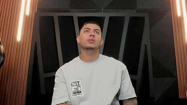 marco garciia  online show from October 9, 11:14 pm