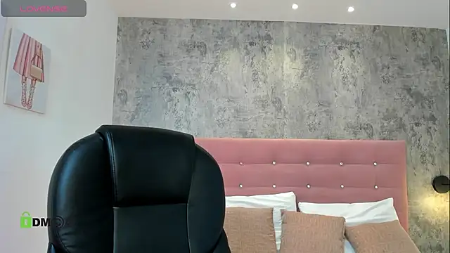 brithanycollins online show from October 7, 12:35 pm