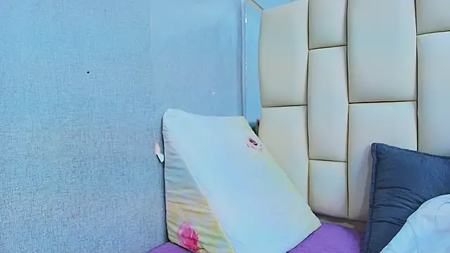 sweet amye online show from September 10, 7:03 pm