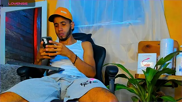 Alex bigcock11  online show from October 21, 1:45 pm