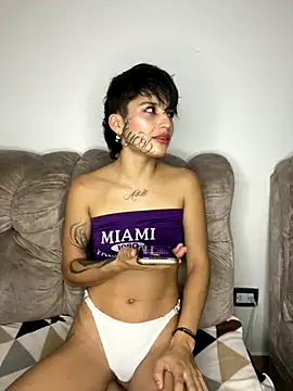 Snapshot of DayanaDG chatting on October 19, 11:05 pm DayanaDG online show from October 19, 11:05 pm