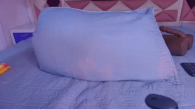 valecastro  online show from September 11, 7:14 pm