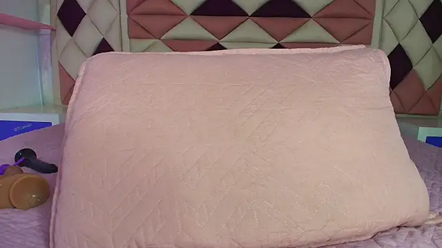 valecastro  online show from October 3, 7:11 pm