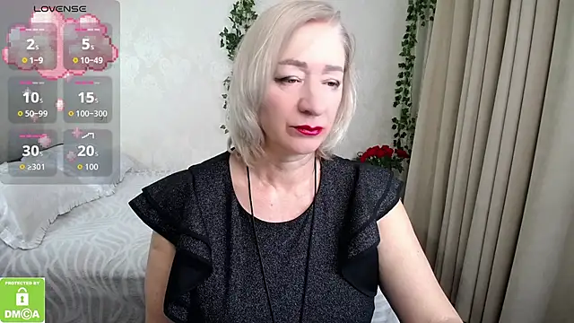 hunters woman online show from November 7, 2:17 pm