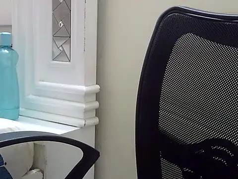 Snapshot of Simranjeet_kaur26 chatting on October 10, 12:26 pm Simranjeet kaur26 online show from October 10, 12:26 pm