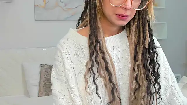 Snapshot of Ameli_Shell chatting on October 13, 1:16 am Ameli Shell online show from October 13, 1:16 am