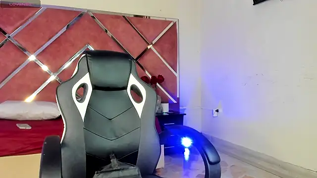 Dulce Pettit online show from September 13, 12:38 pm