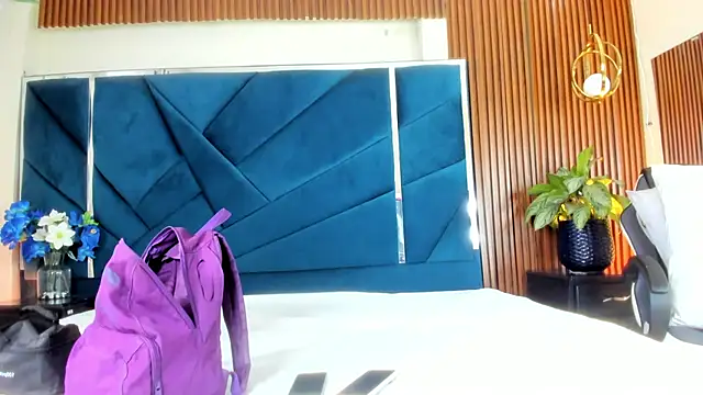 Dulce Pettit online show from September 24, 12:19 pm