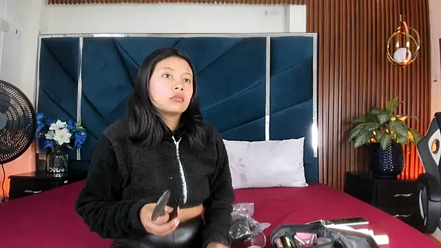 Dulce Pettit online show from September 25, 12:42 pm